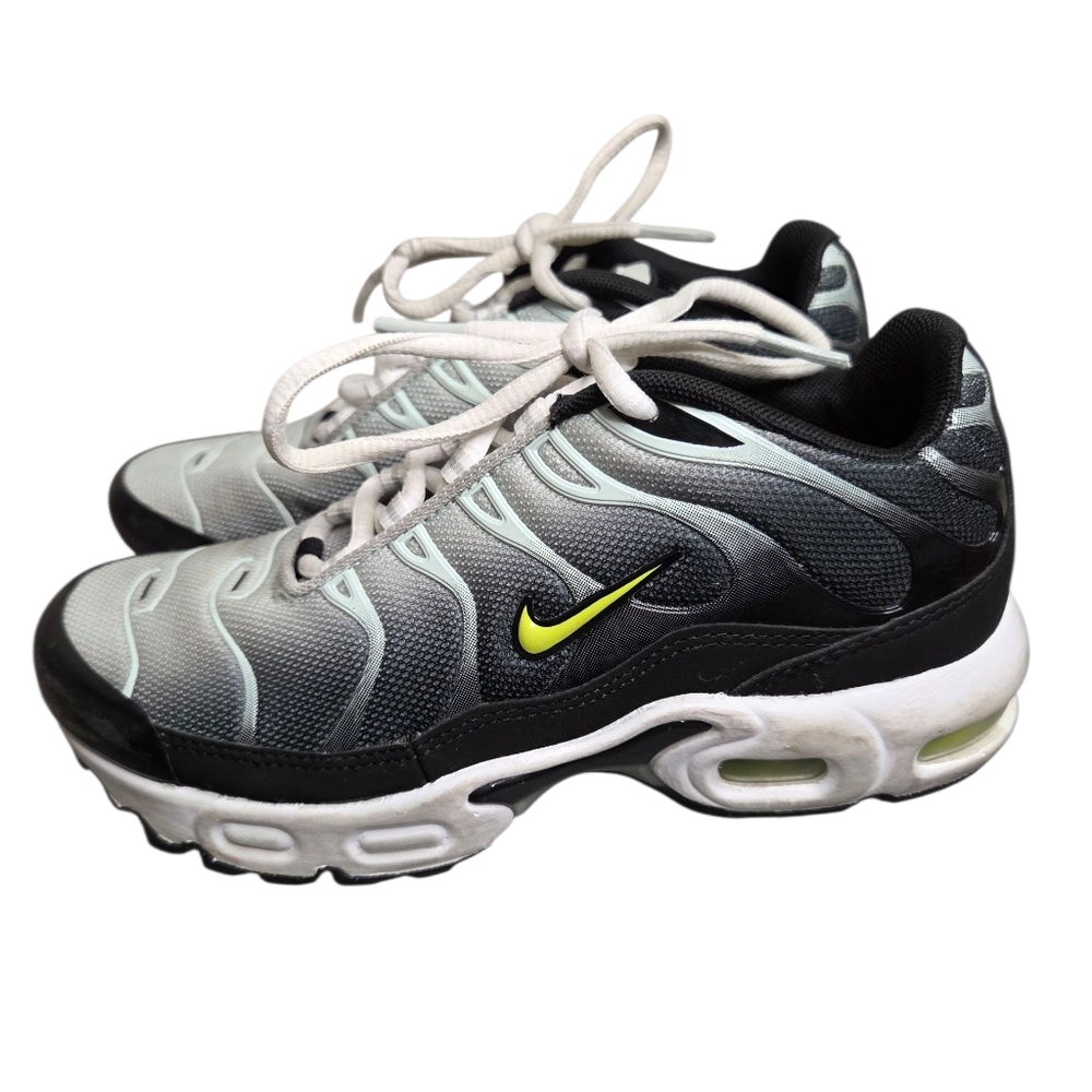 Kids Youth Nike Air Max Plus Black Bright Cactus Size 2Y
